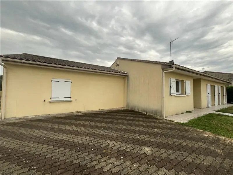 Maison à louer, 106m², Bussac-Forêt