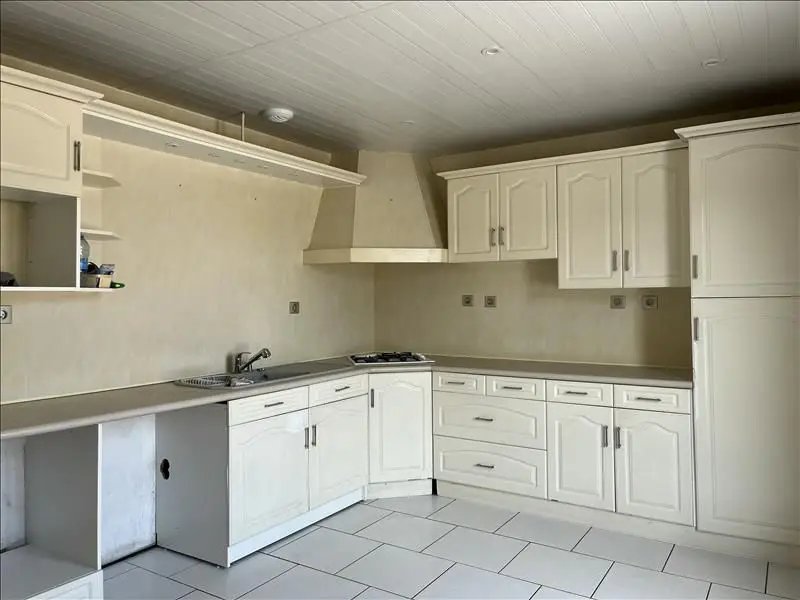 Maison à louer, 106m², Bussac-Forêt