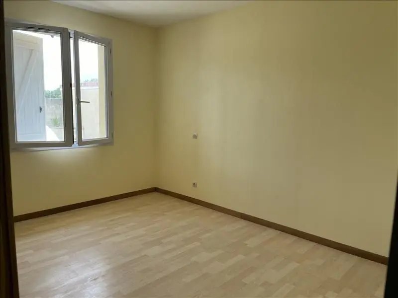 Maison à louer, 106m², Bussac-Forêt