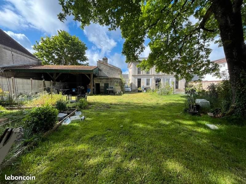 Maison à vendre, 367m², Saint-Porchaire