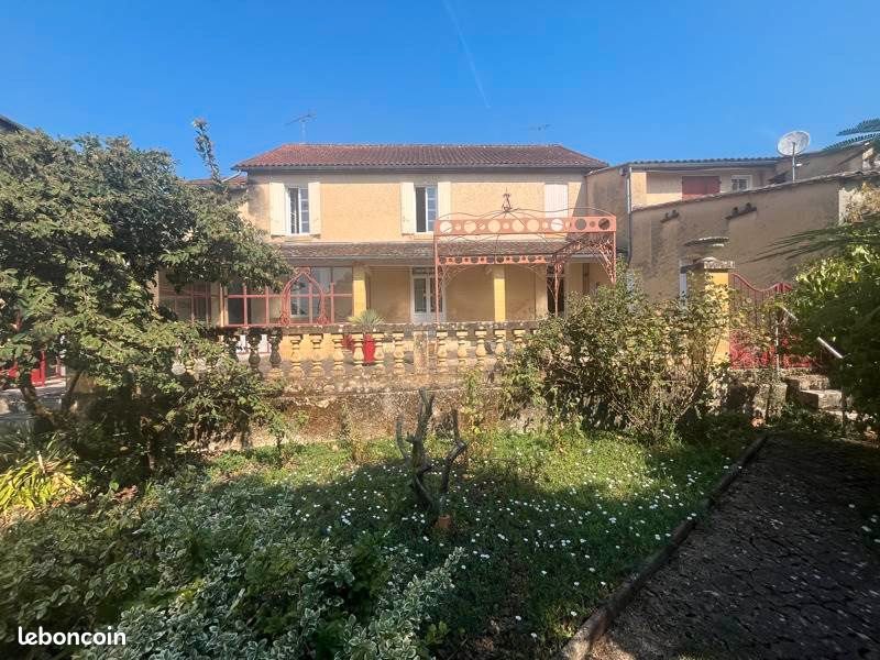 Maison à vendre, 330m², Villefranche-de-Lonchat