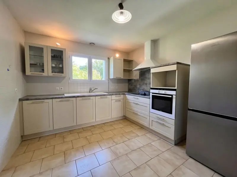 Maison à louer, 92m², Jonzac