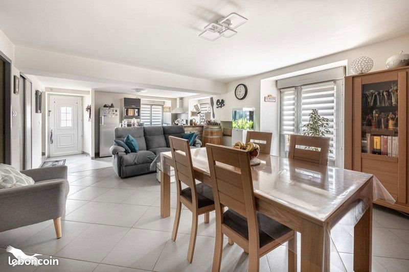 Maison à vendre, 139m², Chabanais