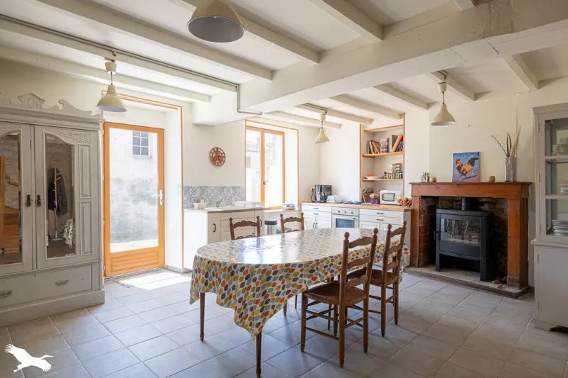 Maison à vendre, 214m², Louzignac
