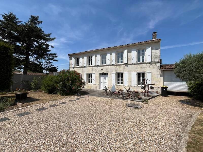 Maison à vendre, 209m², Salignac-sur-Charente