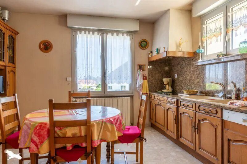 Maison à vendre, 349m², Saint-Yrieix-la-Perche