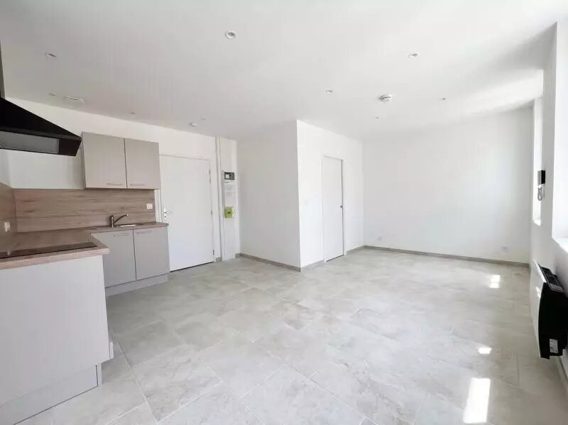 Appartement à louer, 25m², Saintes