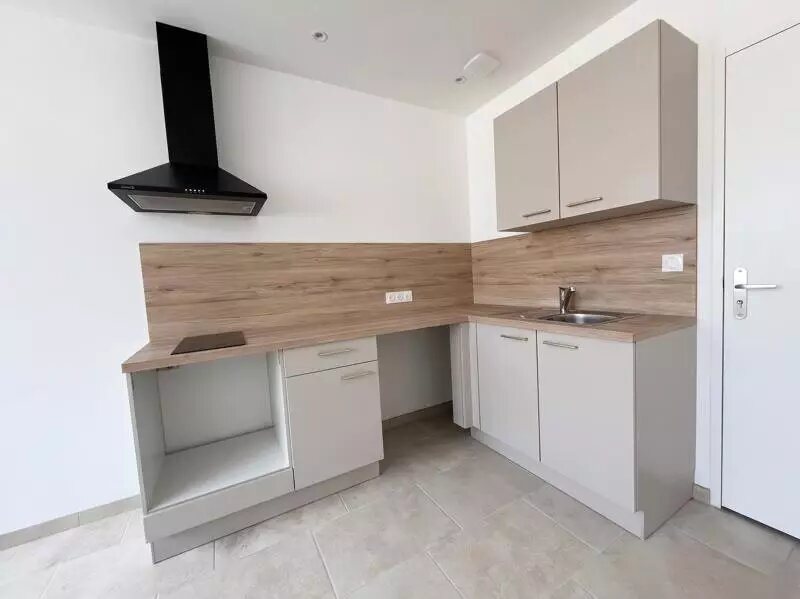 Appartement à louer, 25m², Saintes
