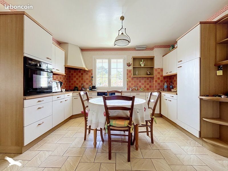 Maison à vendre, 125m², Plomodiern