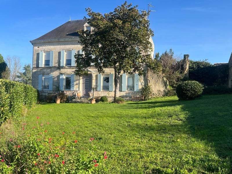 Maison à vendre, 318m², Saint-Thomas-de-Conac