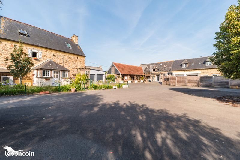 Maison à vendre, 224m², Bégard