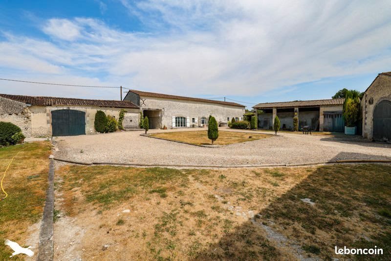 Maison à vendre, 320m², Angeac-Champagne