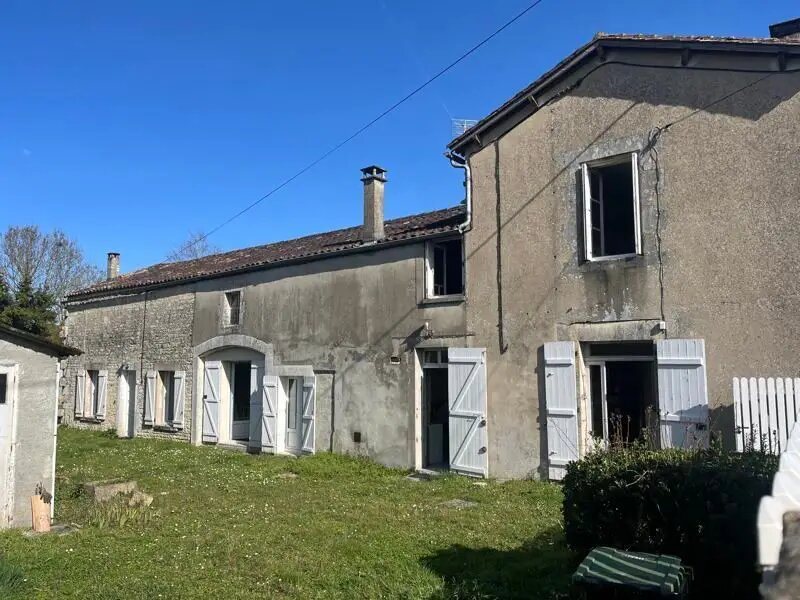 Maison à vendre, 148m², Aigre