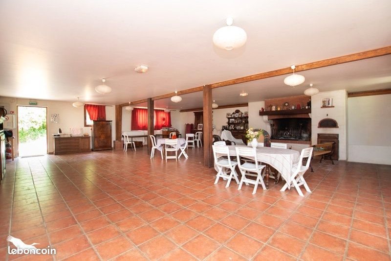 Maison à vendre, 430m², Clermont-le-Fort