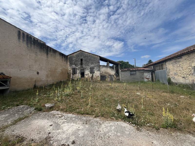 Maison à vendre, 450m², Saint-Genis-d'Hiersac