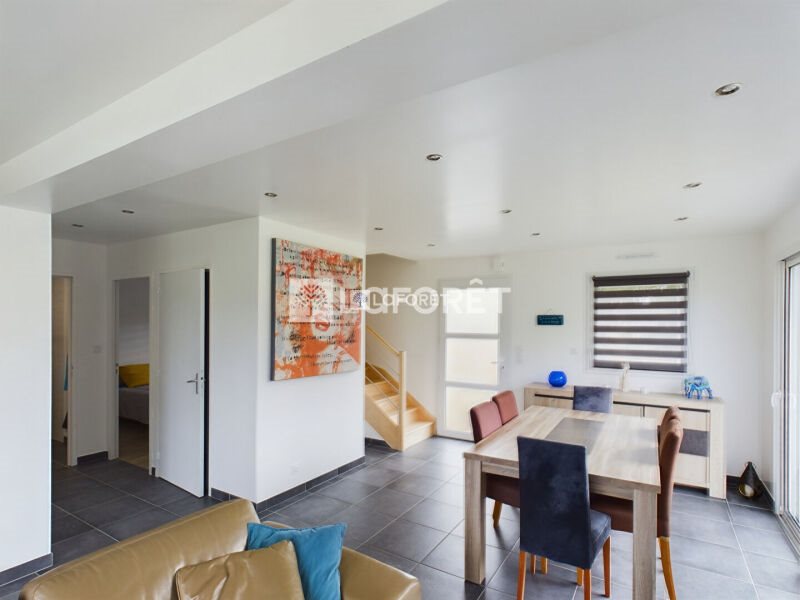 Maison à louer, 91m², Treffiagat