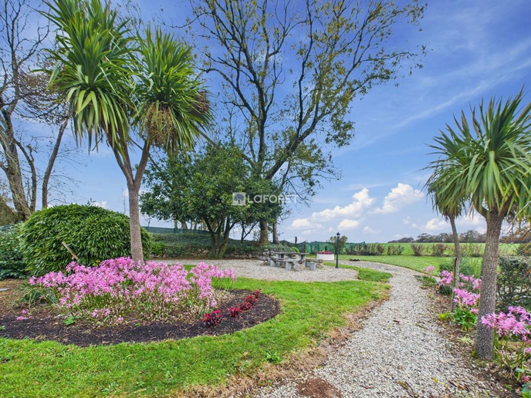 Maison à vendre, 669m², Saint-Coulitz