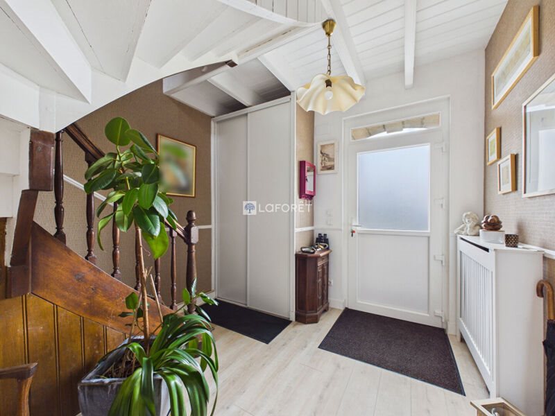 Maison à vendre, 142m², Plomodiern
