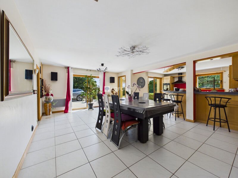 Maison à vendre, 234m², Le Cloître-Pleyben