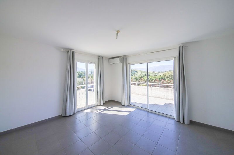 Appartement à louer, 47m², Oletta