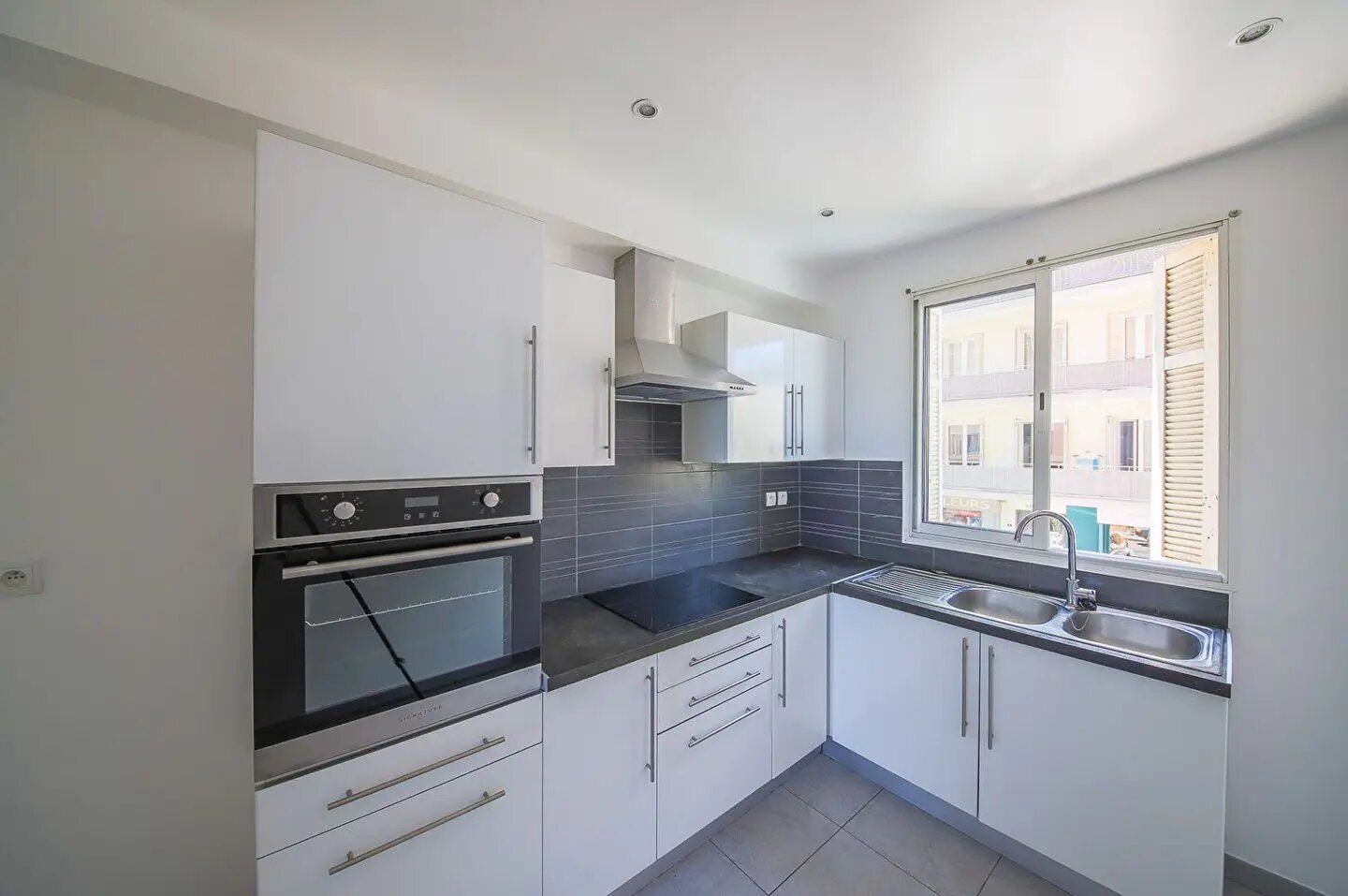 Appartement à louer, 74m², Bastia