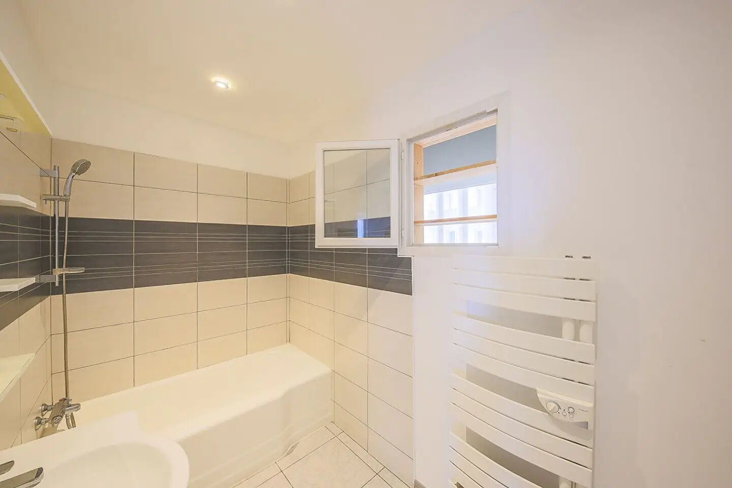 Appartement à louer, 74m², Bastia