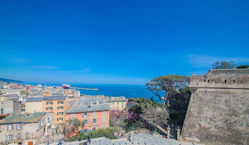 Appartement à vendre, 65m², Bastia