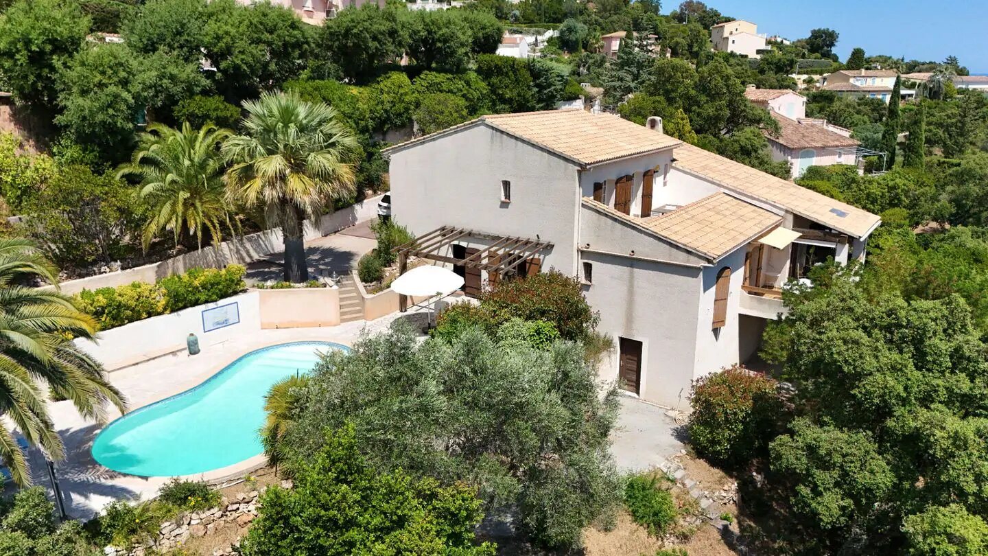 Maison à vendre, 178m², Roquebrune-sur-Argens