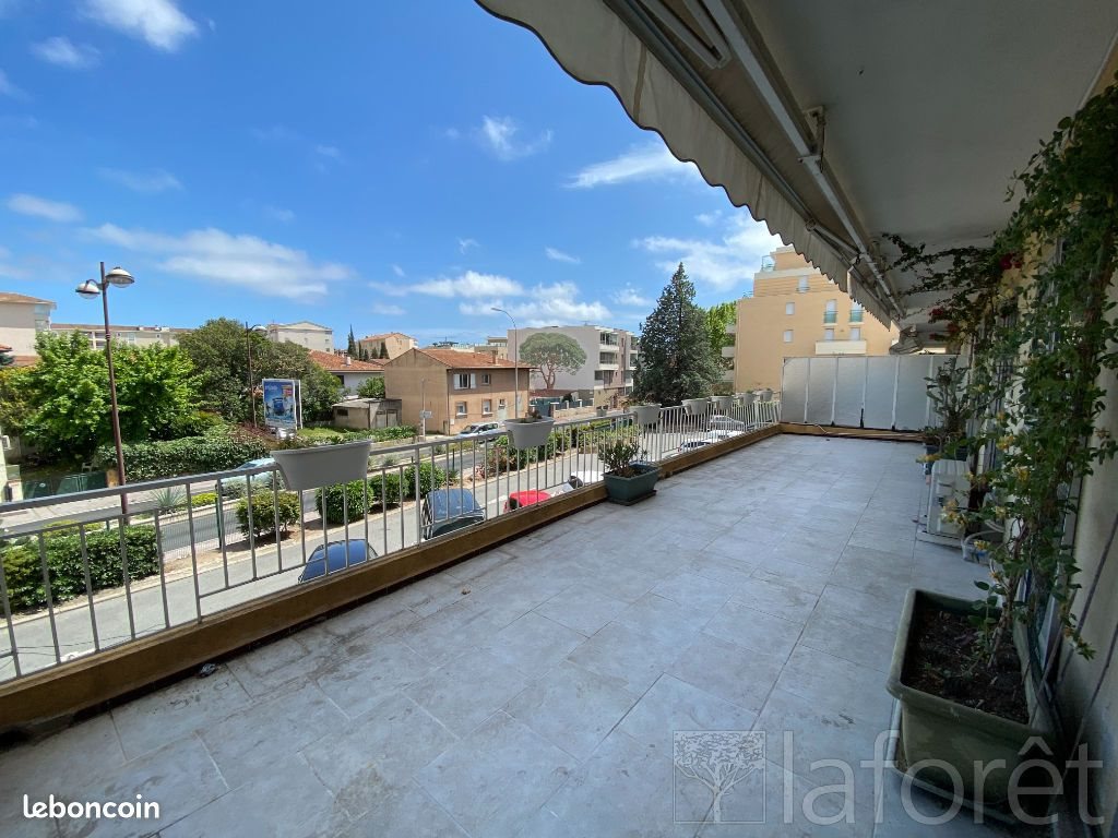 Appartement à louer, 69m², Fréjus