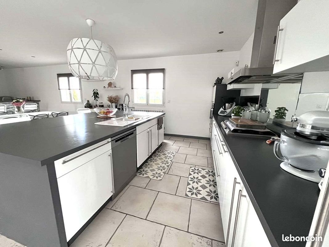 Maison à vendre, 201m², Entraigues-sur-la-Sorgue