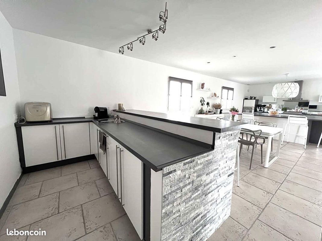 Maison à vendre, 201m², Entraigues-sur-la-Sorgue