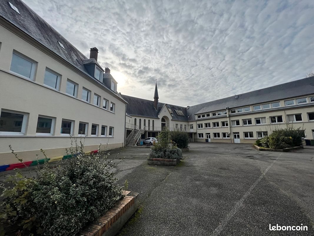 Appartement à vendre, 2023m², Bernay