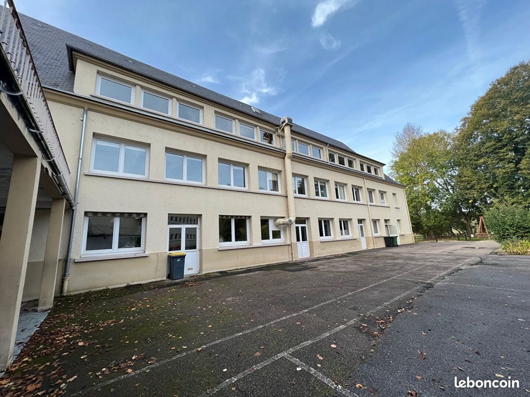 Appartement à vendre, 2023m², Bernay