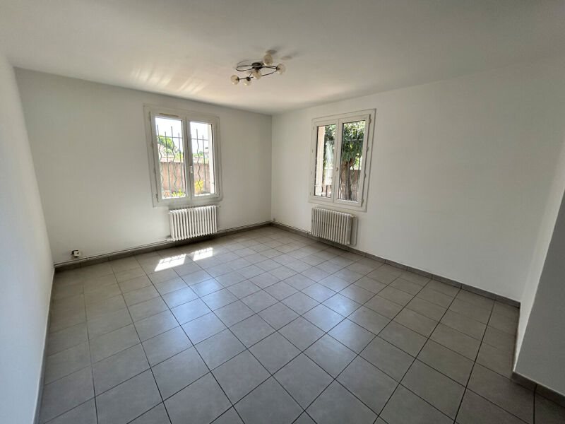 Maison à louer, 74m², Marignane