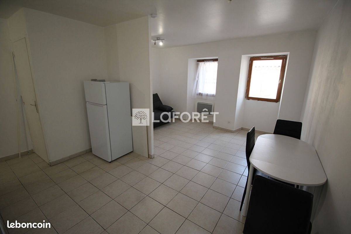 Appartement à louer, 24m², Marignane