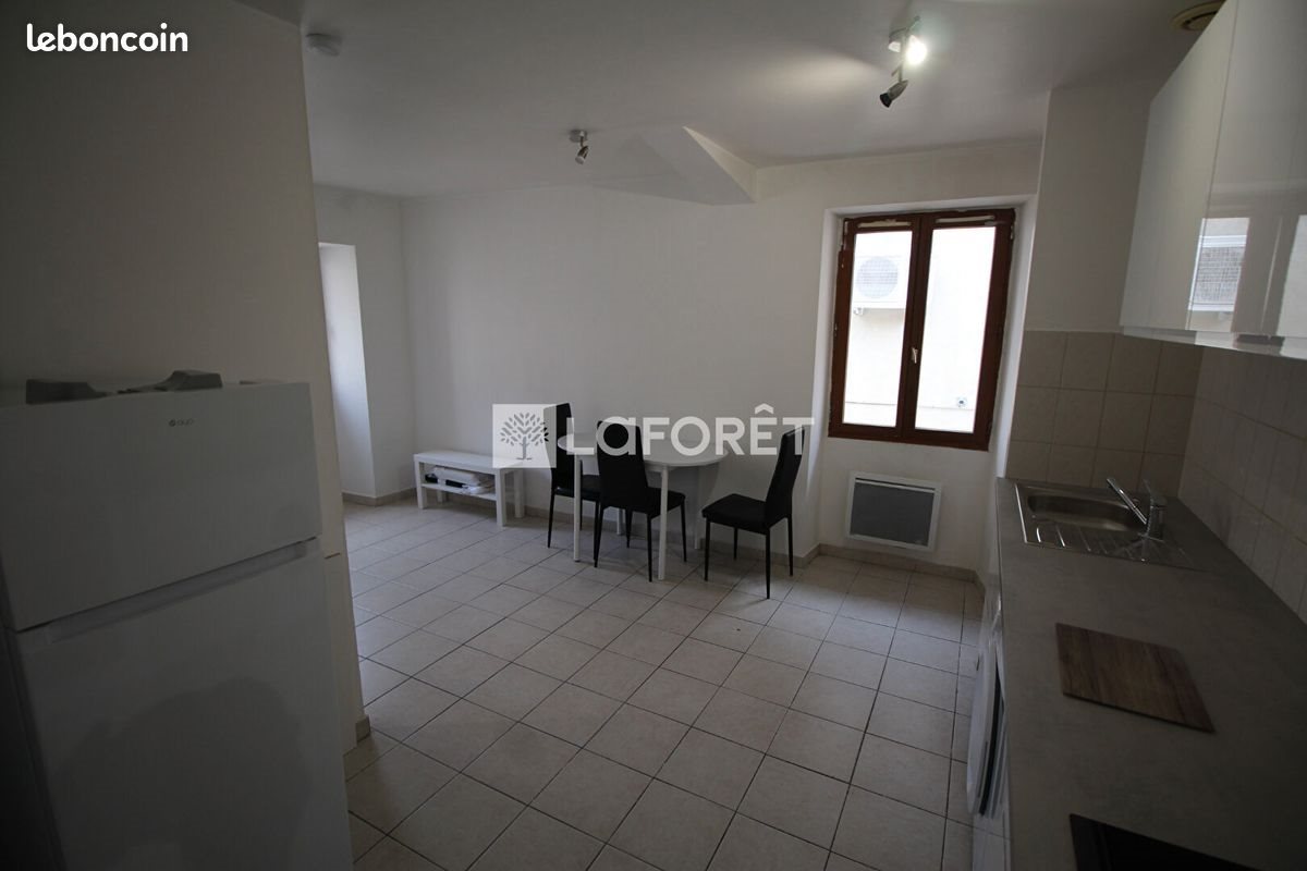 Appartement à louer, 24m², Marignane