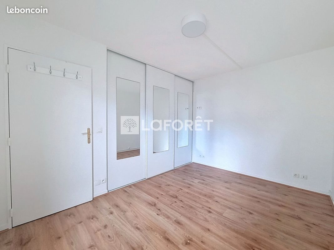 Appartement à louer, 45m², Villecresnes