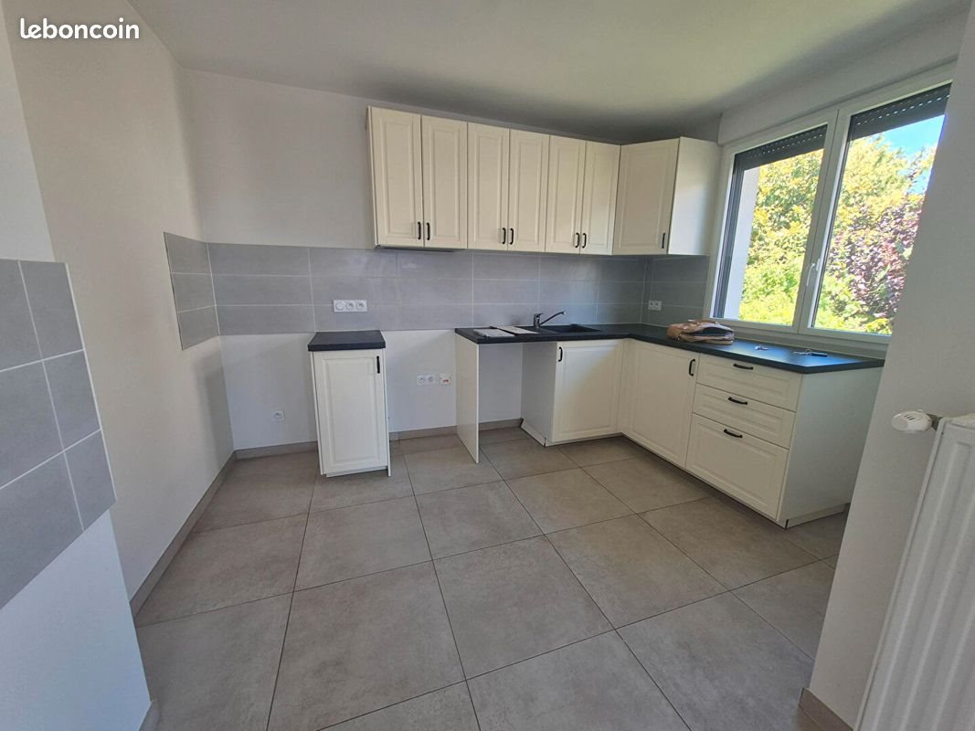 Maison à louer, 67m², Combourg