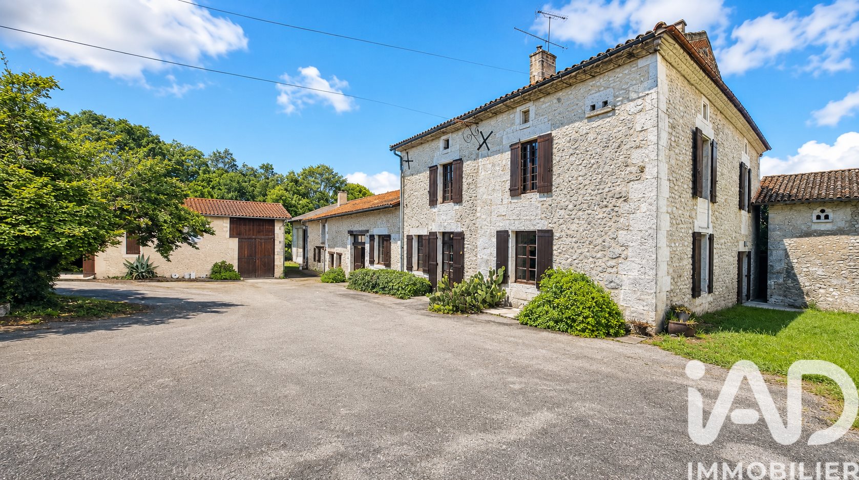 Maison à vendre, 242m², Verteillac