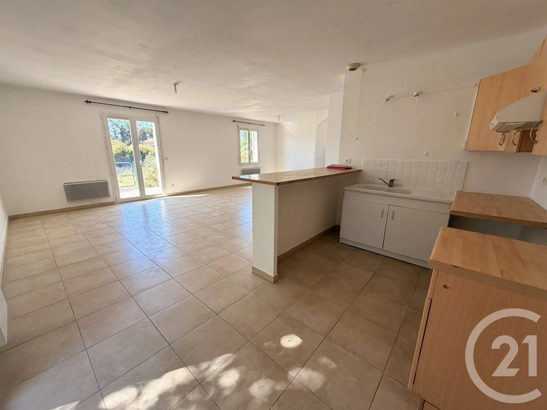 Maison à vendre, 88m², Saint-Julien-les-Rosiers