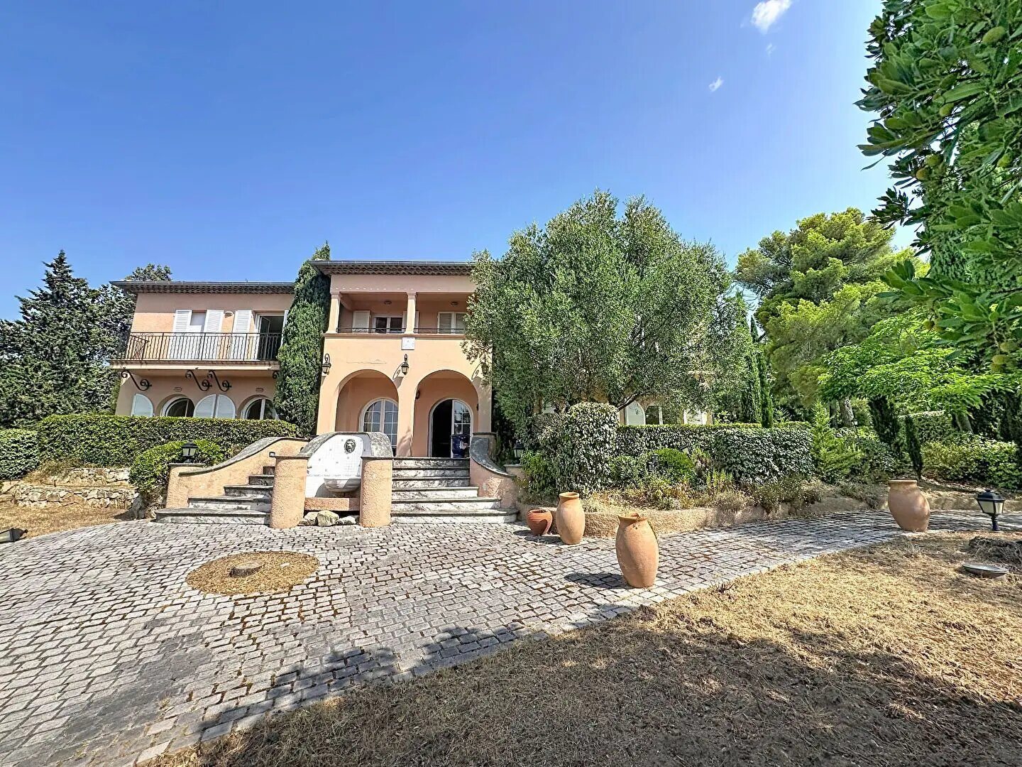 Maison à vendre, 775m², Roquebrune-sur-Argens
