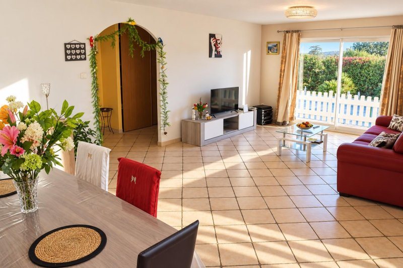 Maison à vendre, 3m², Quissac