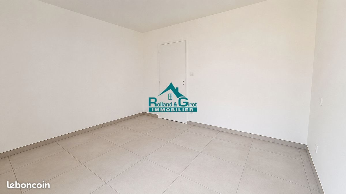 Maison à louer, 96m², Dourdain