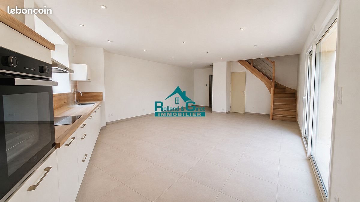 Maison à louer, 99m², Dourdain