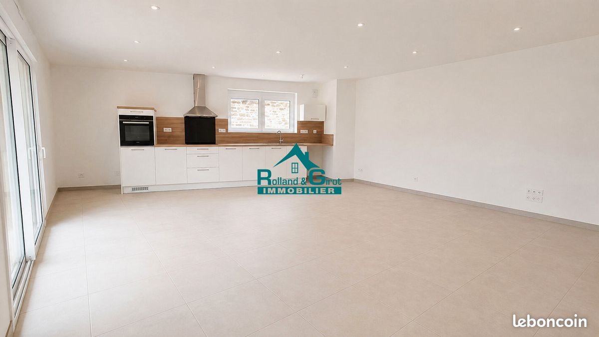 Maison à louer, 99m², Dourdain