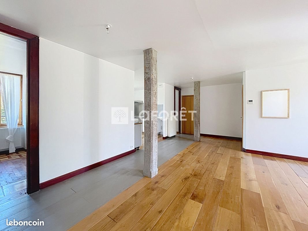 Appartement à louer, 93m², Rieux