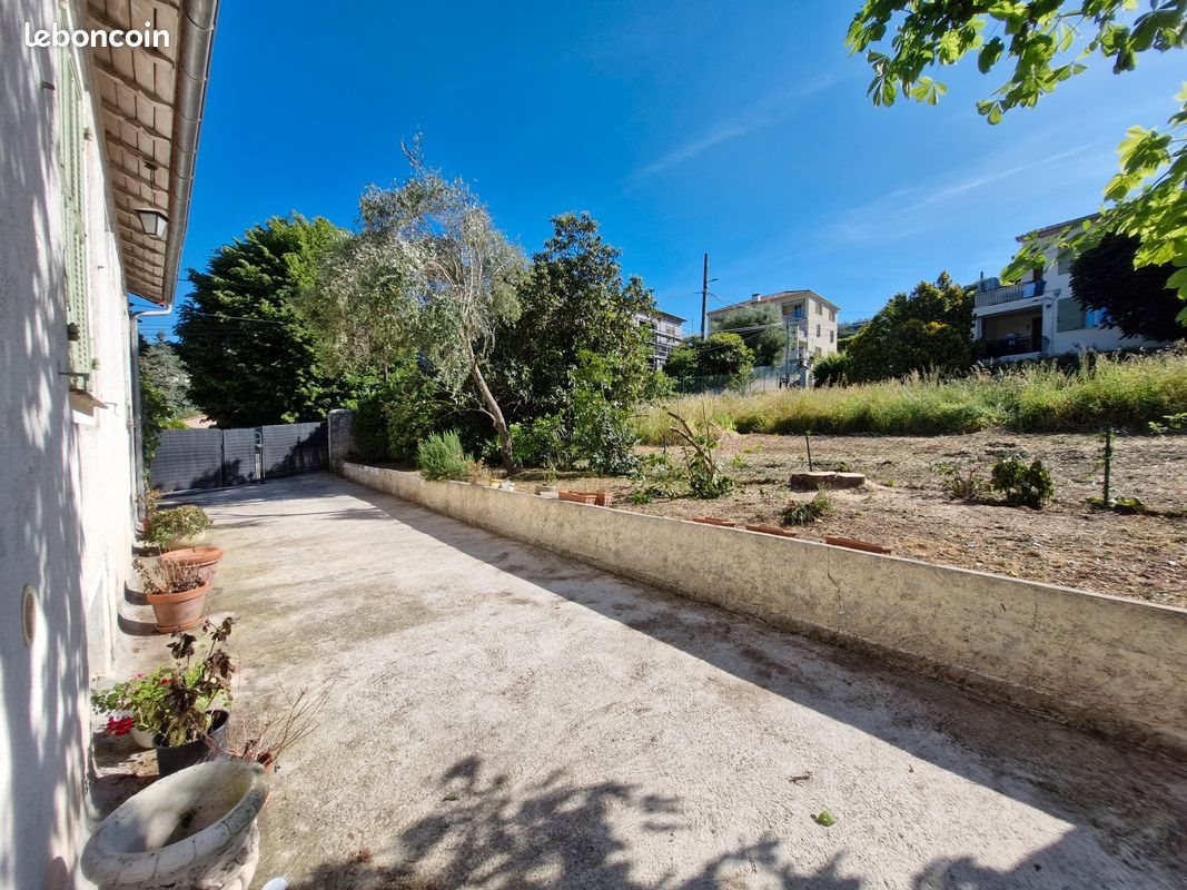 Maison à vendre, 97m², Tourrette-Levens