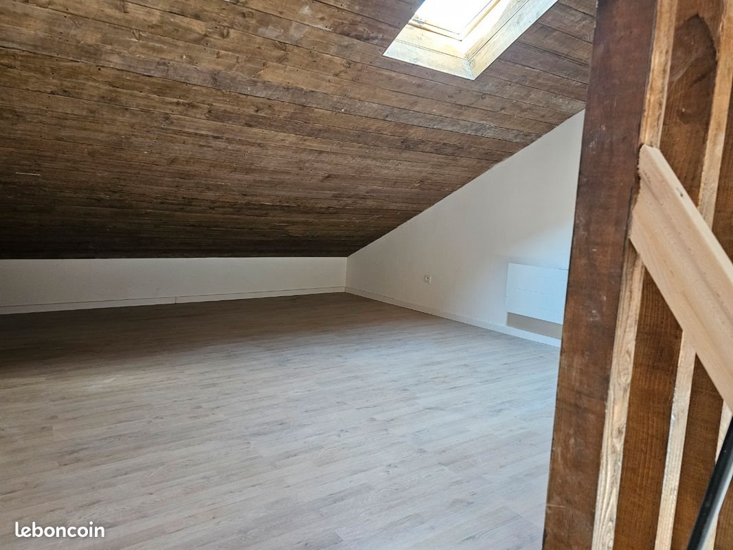 Appartement à louer, 50m², La Monnerie-le-Montel
