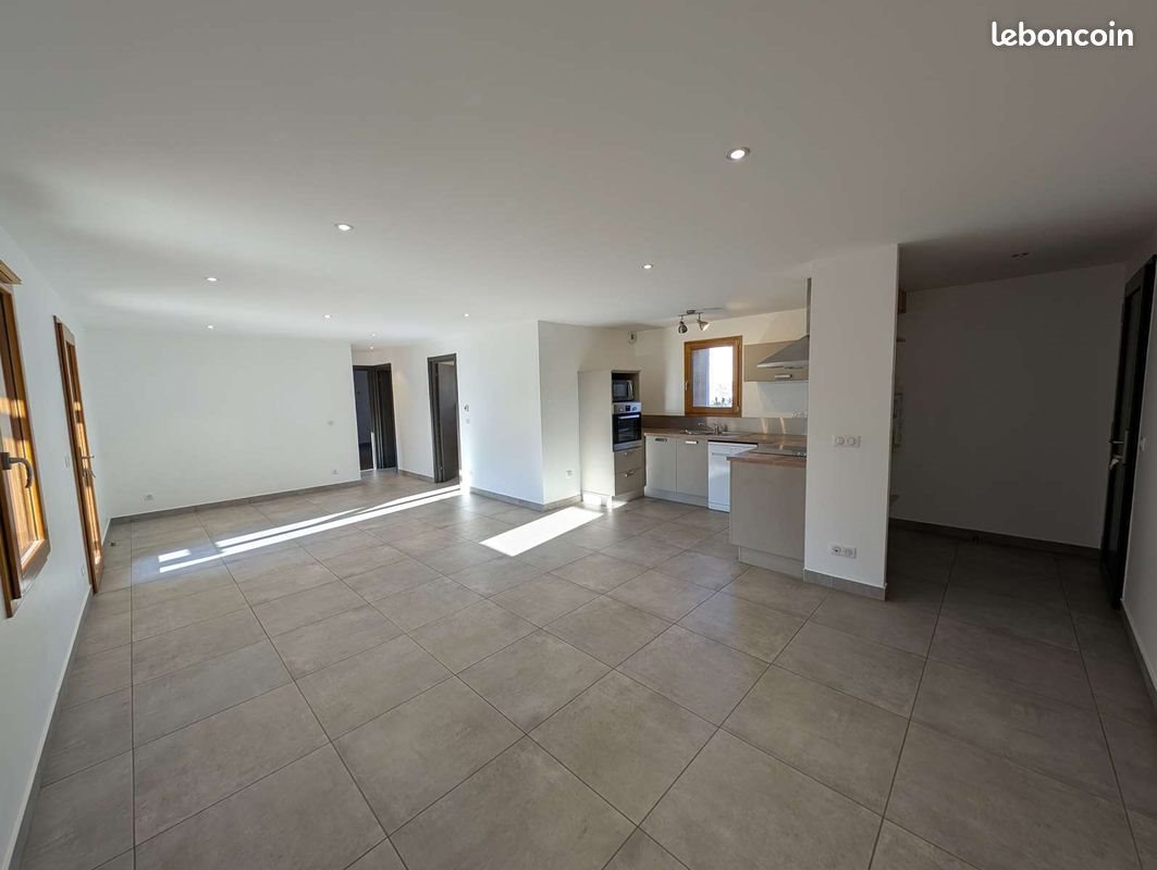 Appartement à louer, 83m², Coise-Saint-Jean-Pied-Gauthier