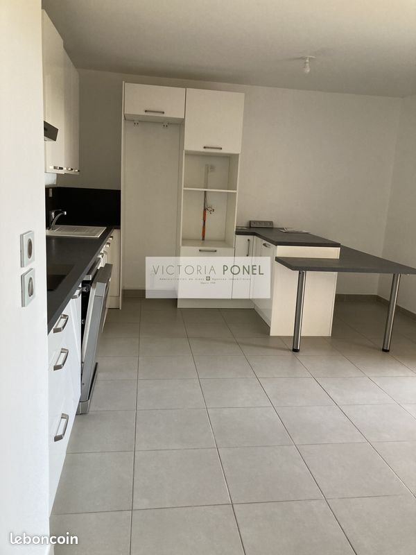 Appartement à louer, 61m², Hyères
